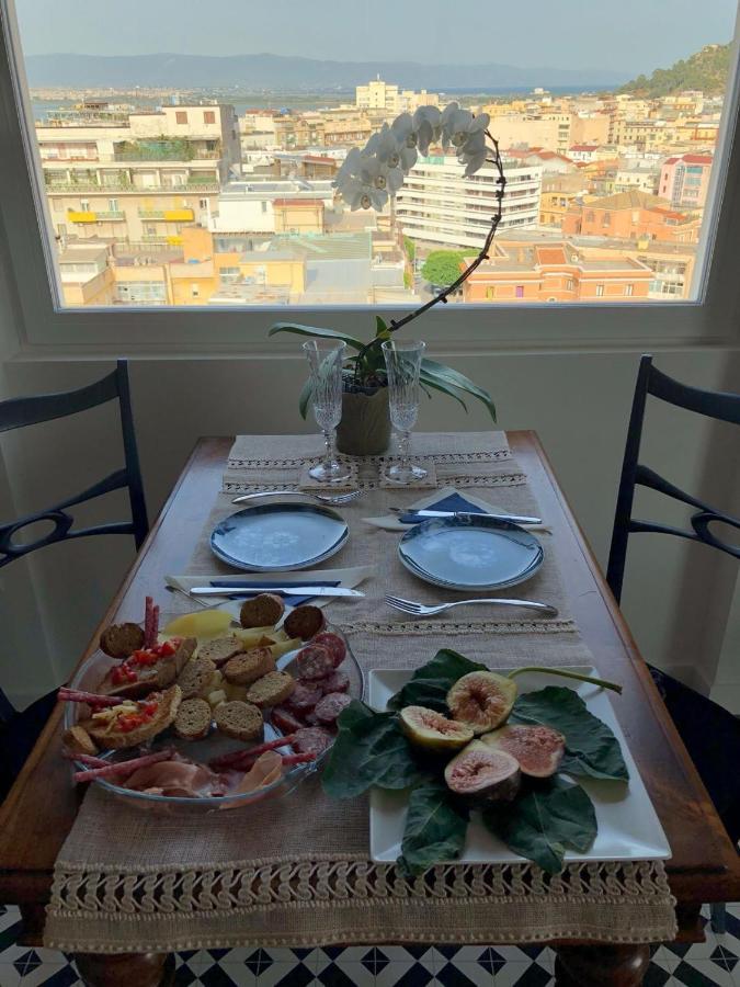 Eleventh Floor Suites Каляри Екстериор снимка